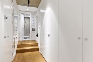 Entrance Hall- click for photo gallery